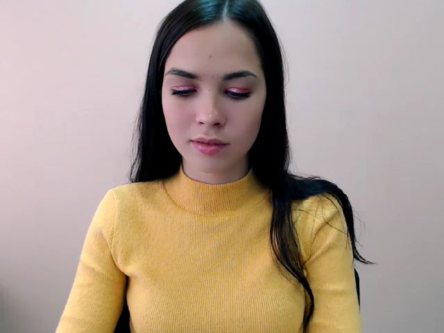 Live sex webcam photo for KatieCute_ #269564042