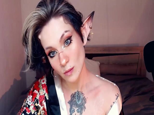 Live sex webcam photo for Hella_Hell #269570835