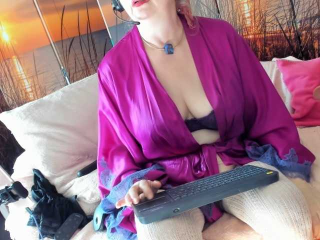 Live sex webcam photo for MucMilf59 #269566855