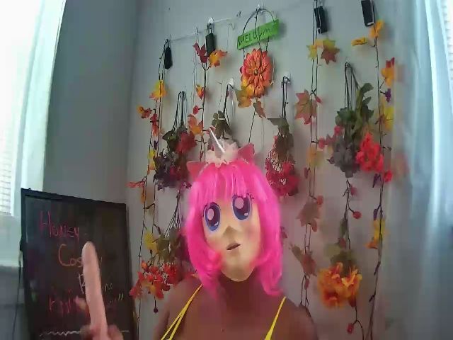 Live sex webcam photo for Honey_0811 #269565438