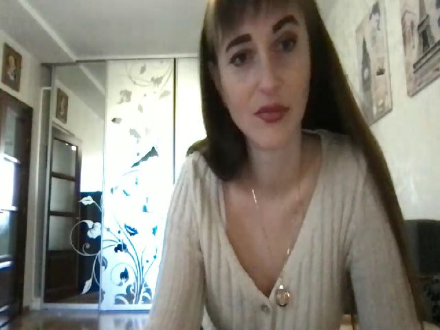 Live sex webcam photo for Littlelena18 #269559605