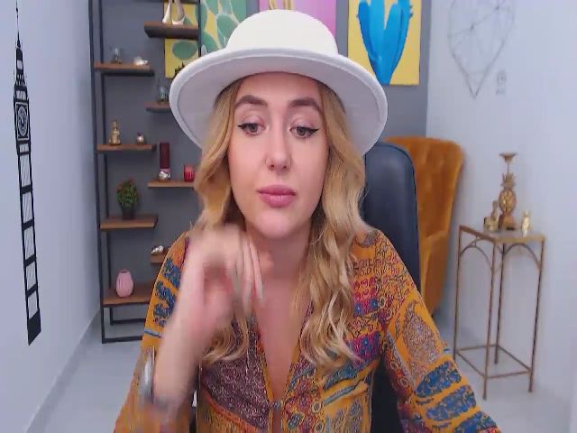 Live sex webcam photo for NicoleConnor #269563079