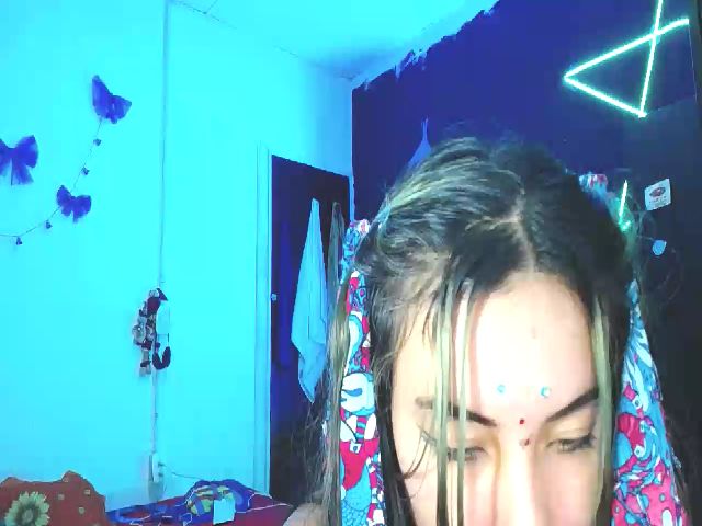 Live sex webcam photo for SweetFreya01 #269555198