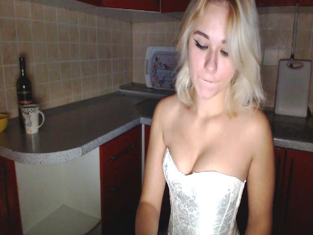 Live sex webcam photo for LeyaRoyal #269555047