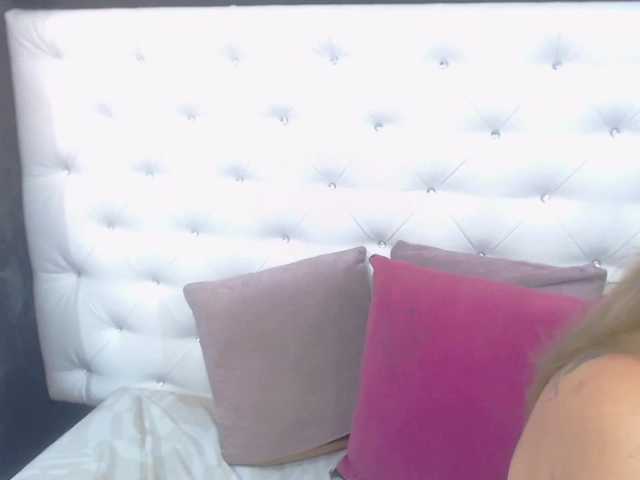 Live sex webcam photo for MiaPerl #269567998