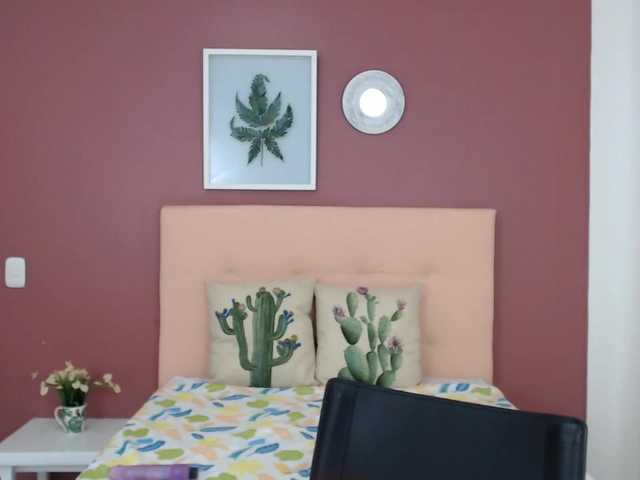 Live sex webcam photo for mia4321 #269553144