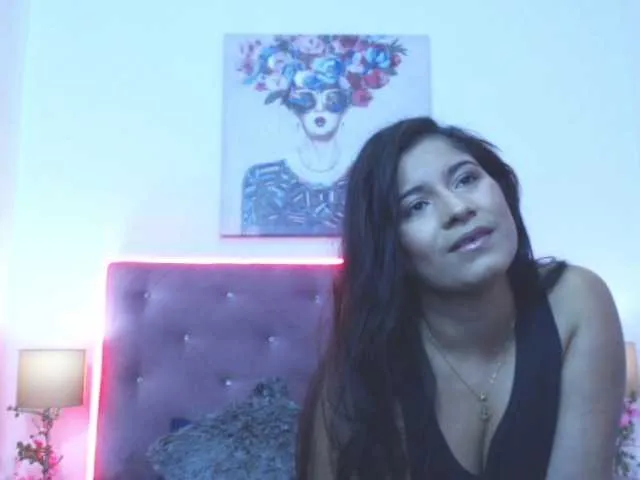 Live sex webcam photo for sofi-jhones #269567780