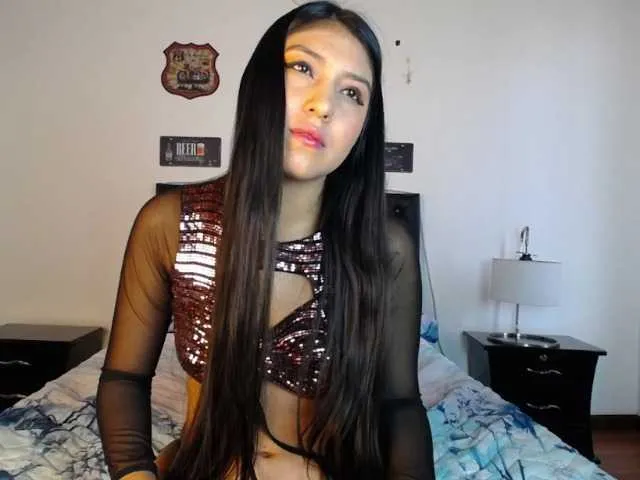 Live sex webcam photo for JessieFloyd #269562337