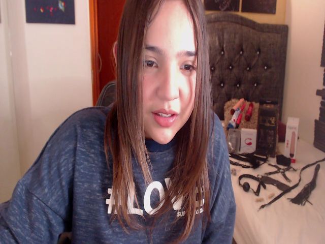 Live sex webcam photo for Mia_diamondd #269563609