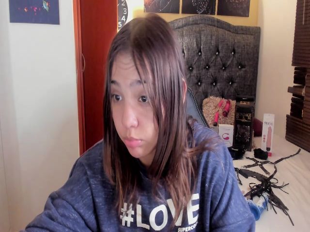 Live sex webcam photo for Mia_diamondd #269568684