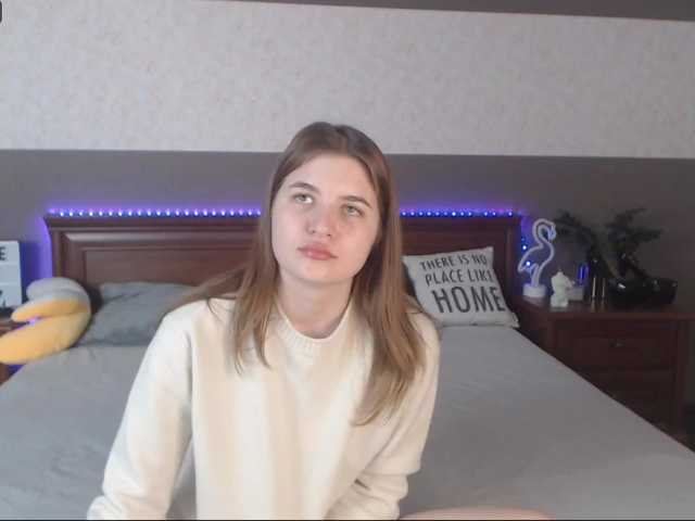 Live sex webcam photo for HollyMays #269588478