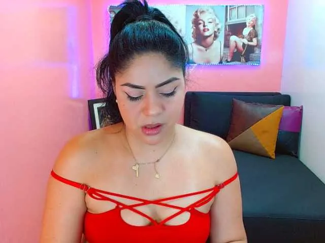 Live sex webcam photo for SweetDollx #269588739