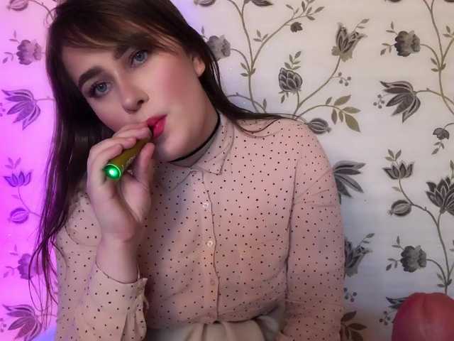 Live sex webcam photo for Mona-Liza #269588321