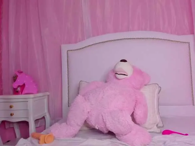 Live sex webcam photo for OLIVIAGOMEZ #269573639