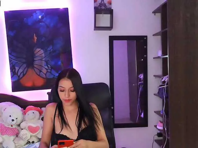 Live sex webcam photo for Caroline134 #269573915