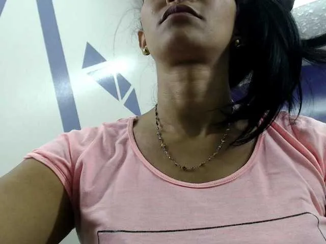 Live sex webcam photo for CrazzyJenna #269573606