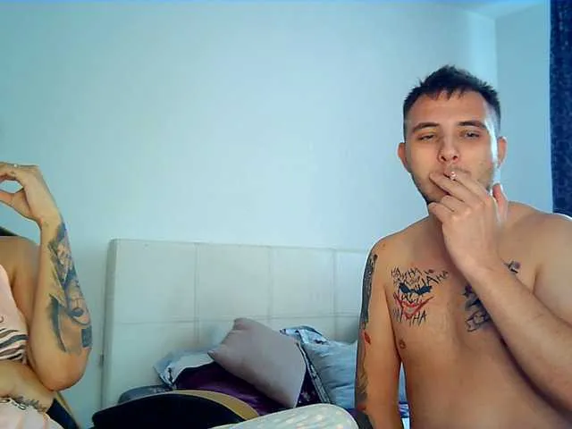 Live sex webcam photo for YOUNGCOUPLE20 #269581895