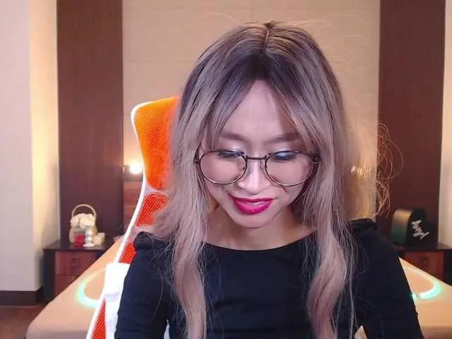 Live sex webcam photo for LiuSeon #269587766