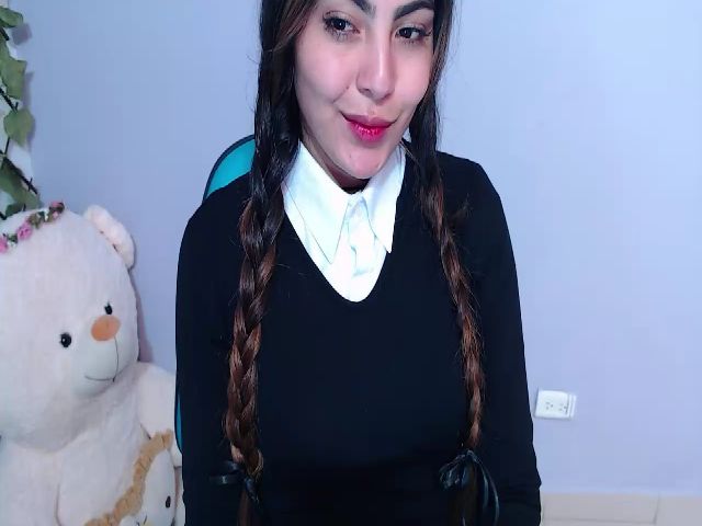 Live sex webcam photo for CARMENVILLA1 #269576863