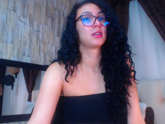 Live sex webcam photo for Karorivero #269575449