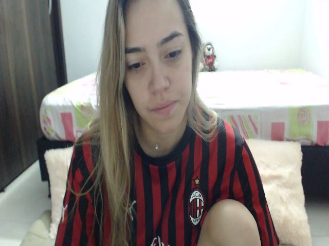 Live sex webcam photo for MackenzieJoe #269580703
