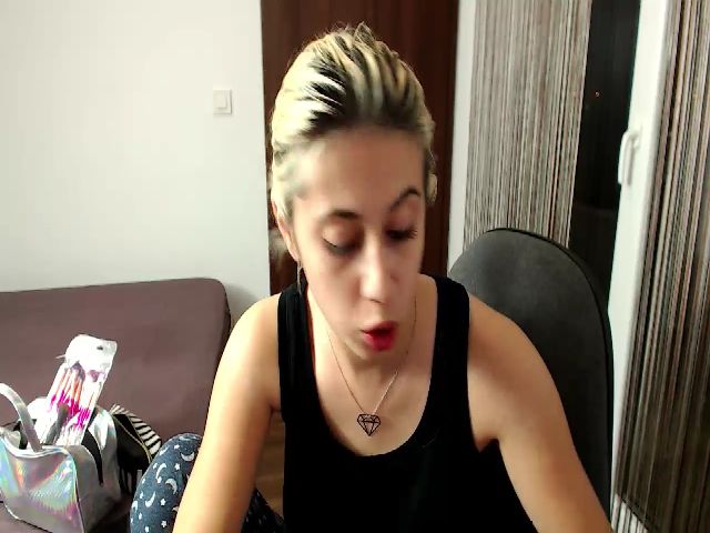 Live sex webcam photo for Diamond06 #269585798