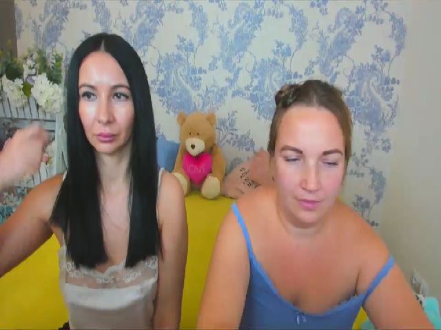 Live sex webcam photo for NikaRysa #269575086