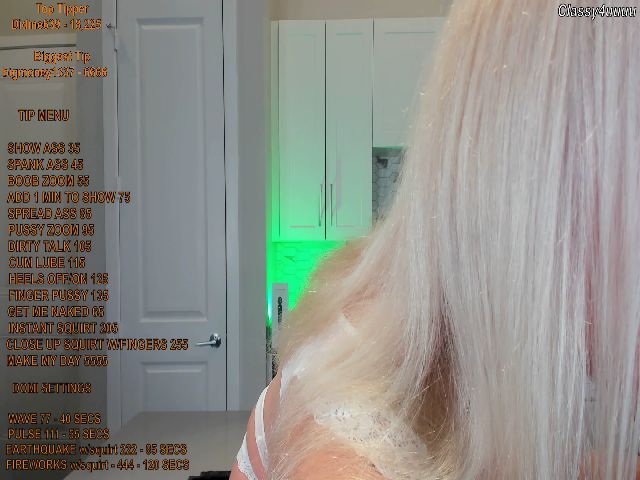 Live sex webcam photo for Classy4uuuu #269590889