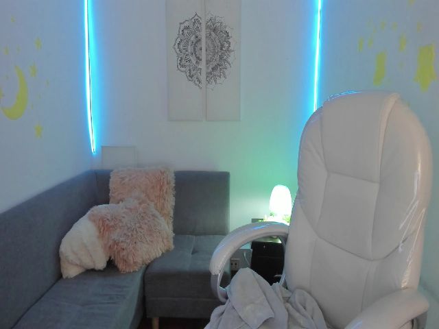 Live sex webcam photo for Connie__jones #269573741