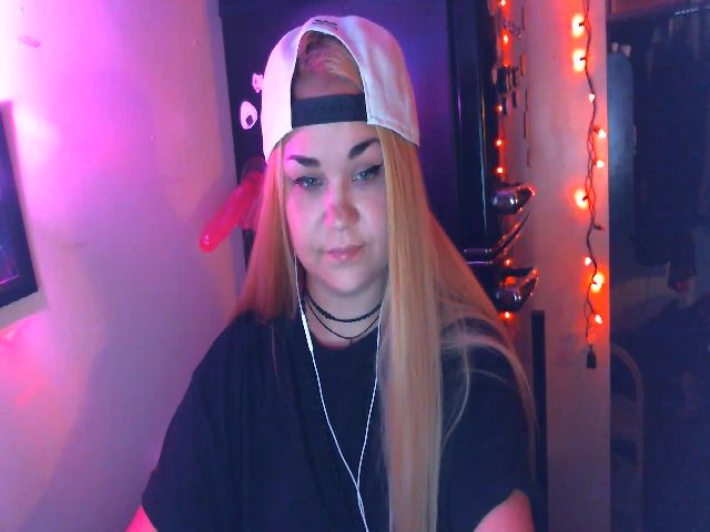 Live sex webcam photo for LilyWhite710 #269578893