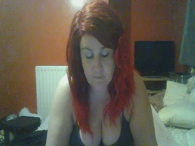 Live sex webcam photo for YUMMYMUMMY39 #269586397