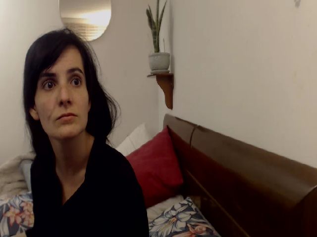 Live sex webcam photo for isabellazee2 #269574373