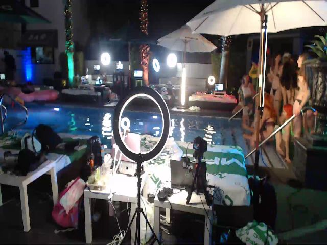 Live sex webcam photo for LexaLuv #269575857