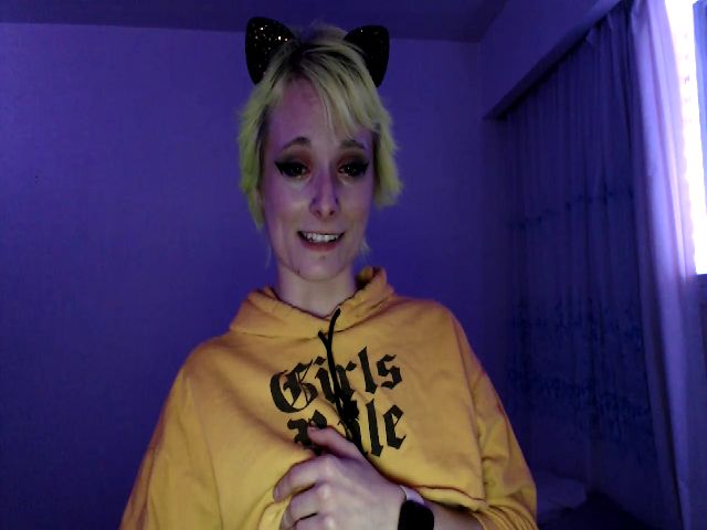 Live sex webcam photo for DragonKitty69 #269576431