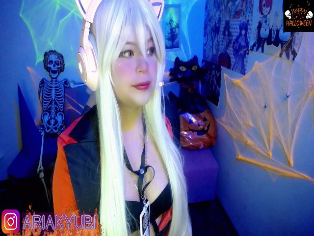 Live sex webcam photo for Aria_Yummi #269576353