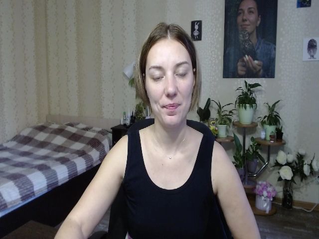 Live sex webcam photo for Emi_lywild #269576544