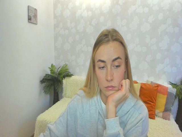 Live sex webcam photo for MissisRexa #269579948