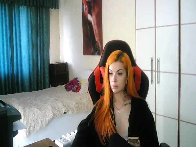 Live sex webcam photo for LuckyStarlet #269579576