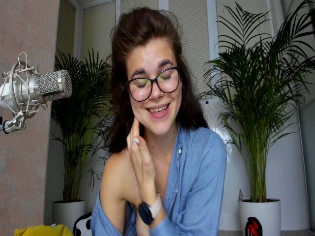 Live sex webcam photo for MissJeanne #269585442