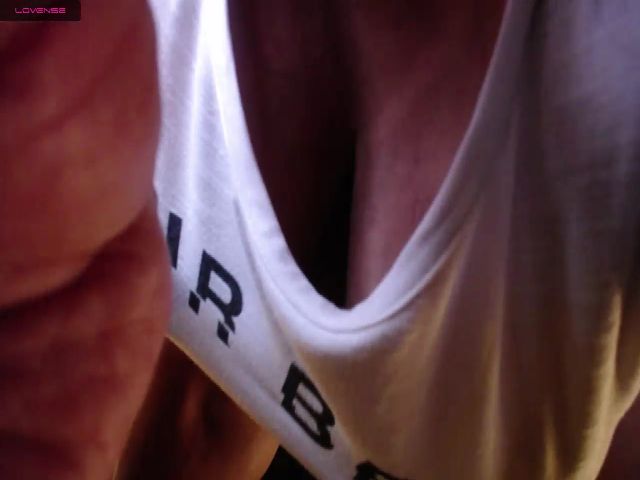 Live sex webcam photo for Summynov #269586208