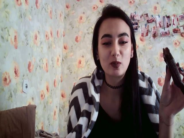 Live sex webcam photo for lolly_hollyy #269581563