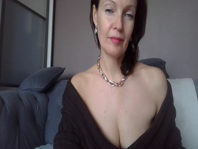 Live sex webcam photo for ParisNoir #269580583