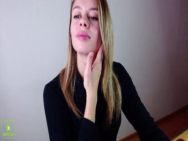 Live sex webcam photo for Luxanna_gold #269581610