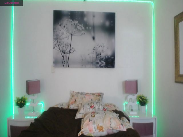 Live sex webcam photo for NicolSaenz #269583031