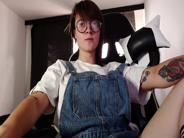 Live sex webcam photo for Arya_stark_ #269584733