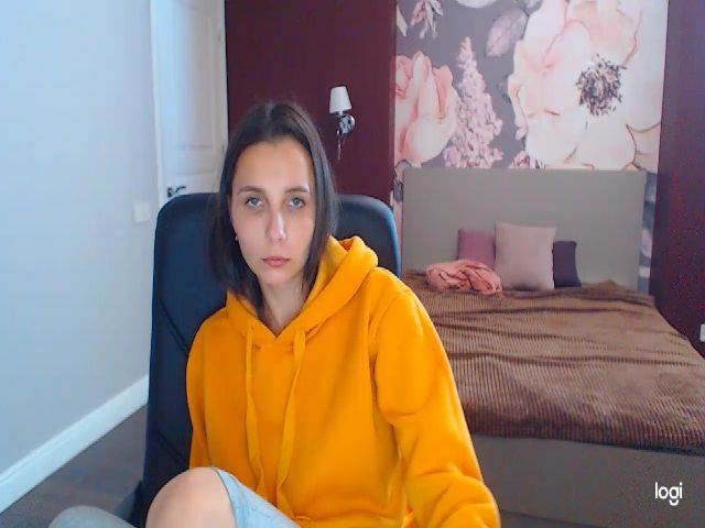 Live sex webcam photo for Emmy_Gray #269580805
