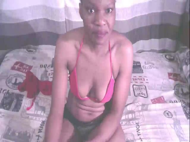 Live sex webcam photo for Sexybooty85 #269576294