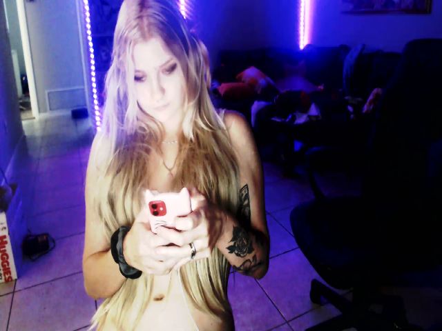 Live sex webcam photo for Whorde #269587057