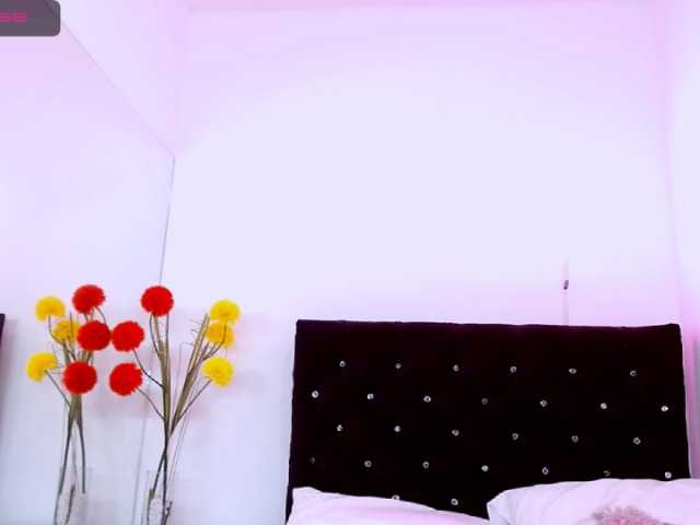 Live sex webcam photo for Karindiaz #269573500