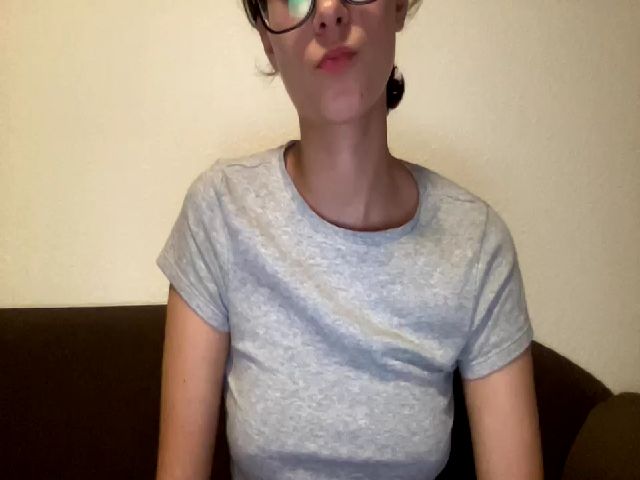 Live sex webcam photo for Kriss1924 #269589832